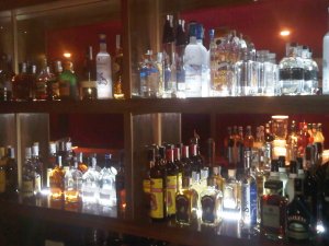 Rones y Vodkas Redvelvet Bar